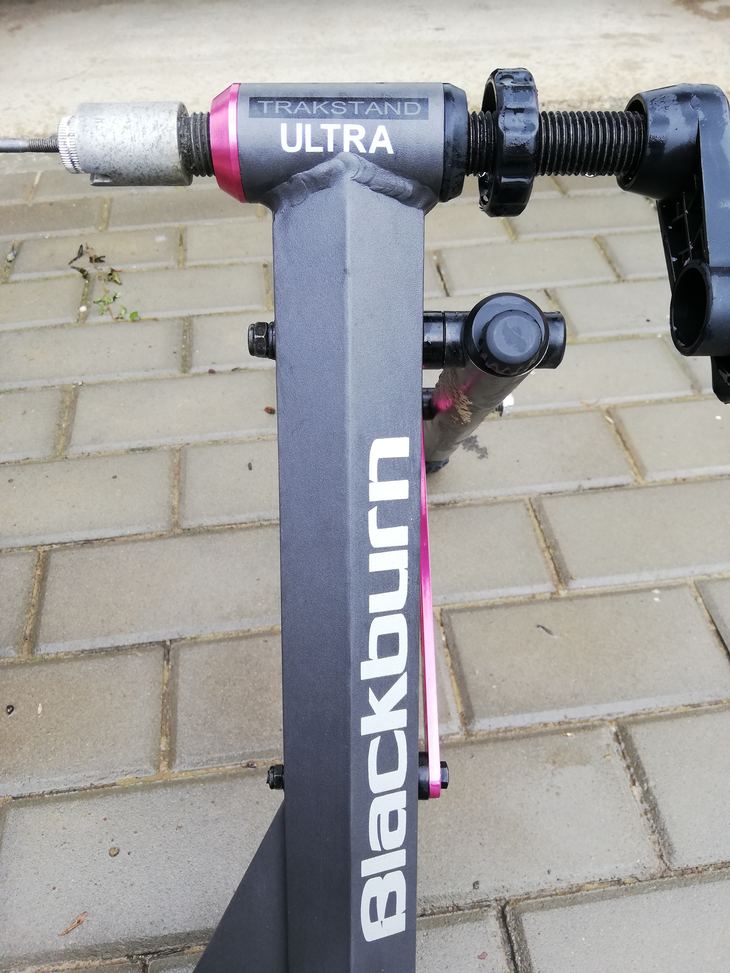 blackburn ultra trakstand