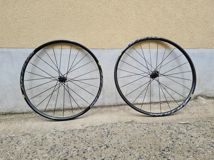 mavic aksium elite disc