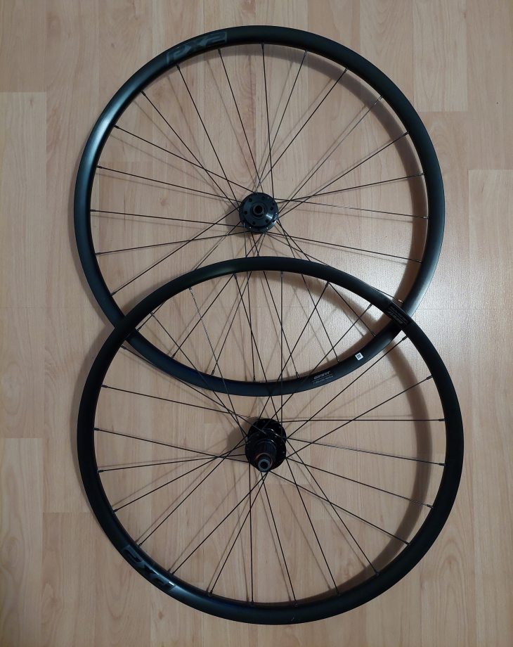 Prodám Zapletená gravel kotoučová kola Giant PX2 bazar Bikeforum.cz