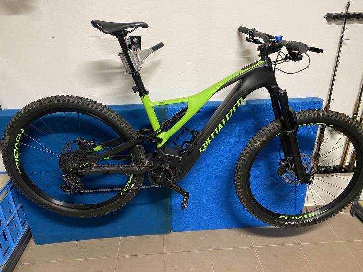 Prodám Specialized Levo men Expert Carbon 29'' NB carb/mongrn 2019