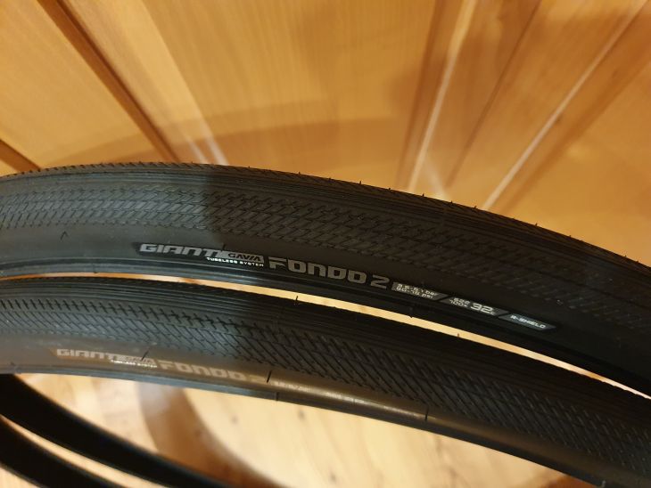 Giant gavia fondo sales 2 tubeless 700x32