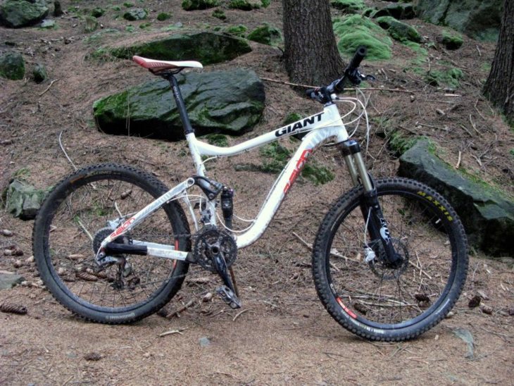 Giant reign 2 2011 deals